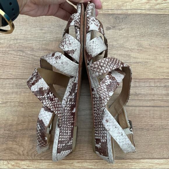 Pour La Victoire Reptile Print Wedge Sandal Women's 7.5 US - Picture 4 of 6